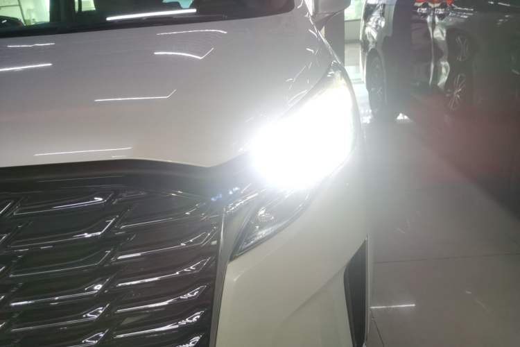 Used Buick GL8 2023 ES Lu Zun Deluxe Model
