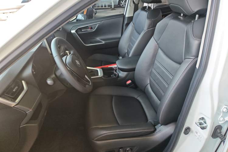 Used Toyota RAV4 2022 2.0L CVT Two-Wheel Drive Fashion Plus Edition Left Front Seat