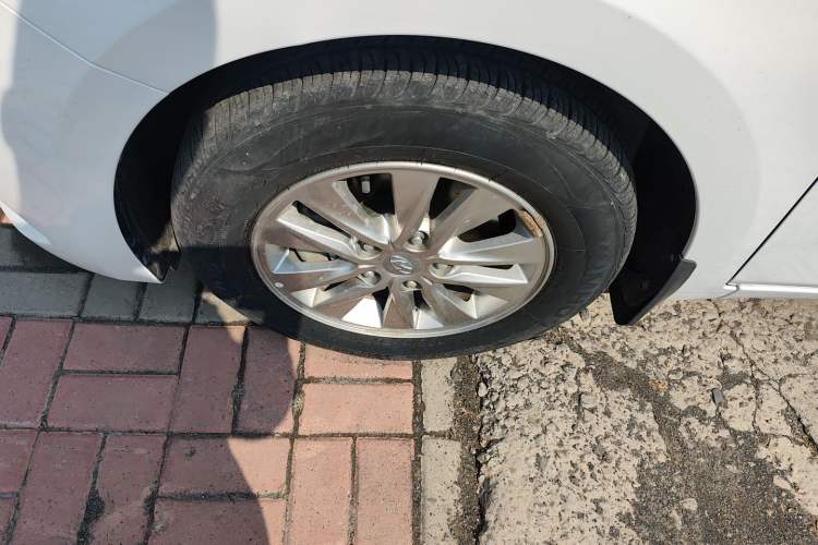 Used Hyundai Celesta 2020 1.6L Automatic GL Enjoyable Edition Left Front Wheel Hub