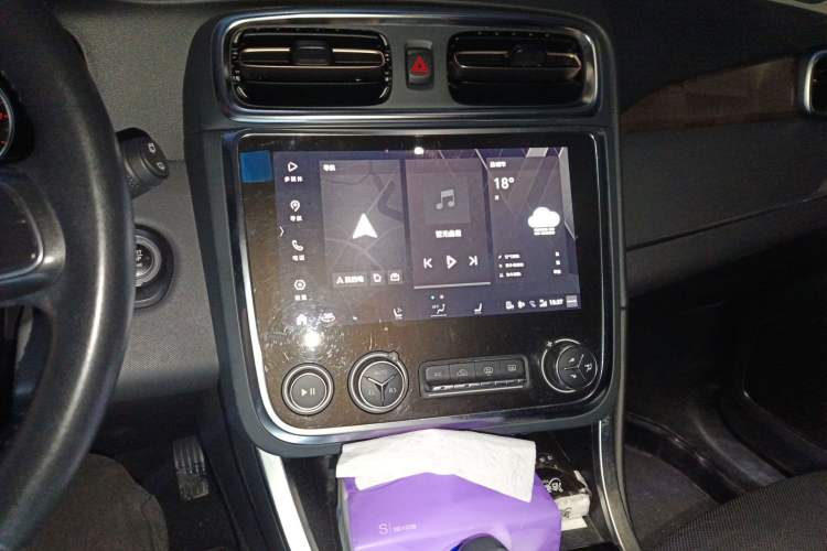 Used Lynk & Co 01 2019 2.0T Two-Wheel-Drive Pro Version China VI Standard Audio And AC Panel