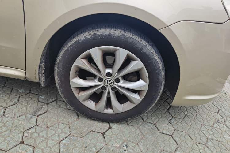 Used Volkswagen Lavida 2011 1.6L Automatic Pinxuan Edition Right Front Wheel Hub