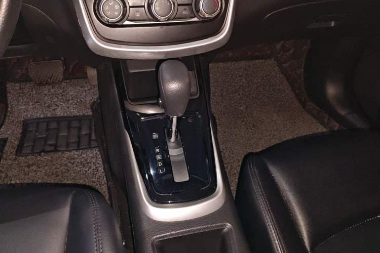 Used Nissan Tiida 2016 1.6L CVT Cool Dynamic Edition