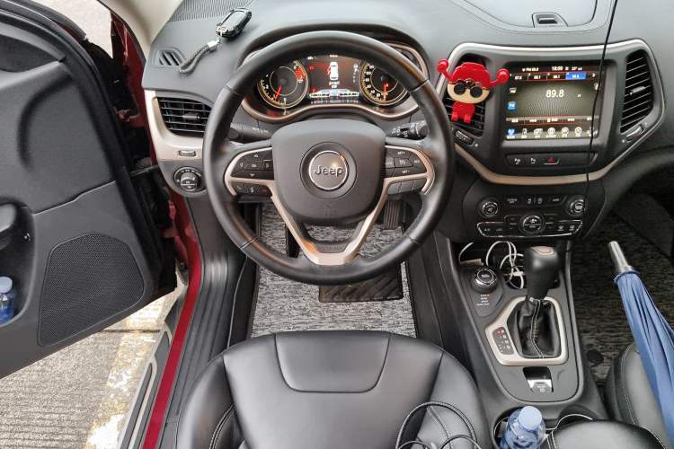 Used Jeep Cherokee 2016 2.4L Superior Edition
