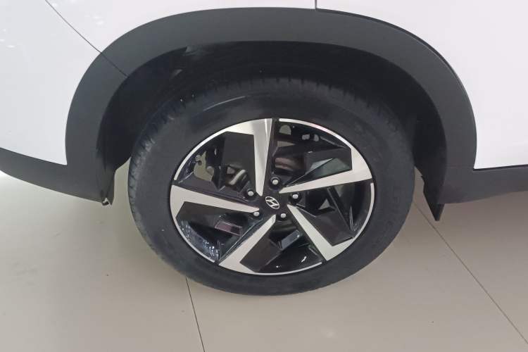 Used Hyundai ix35 2021 2.0L Automatic 2WD GLS Leading Edition Right Rear Wheel Hub