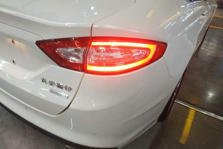 Used Ford Mondeo 2013 1.5L GTDi180 Fashion Edition Right Rear Taillight