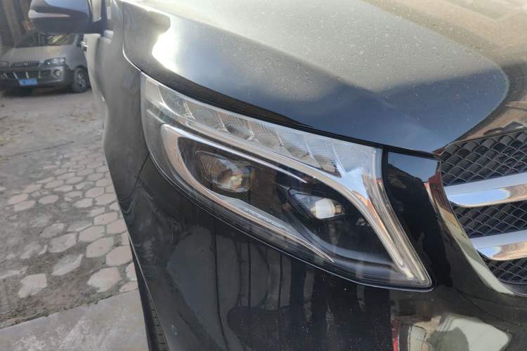 Used Mercedes-Benz V-Class 2021 V 260 L Long Wheelbase Prestige Edition Right Front Headlight