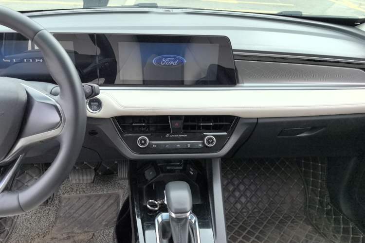 Used Ford Escort 2021 1.5L Automatic Diamond Edition Audio And AC Panel