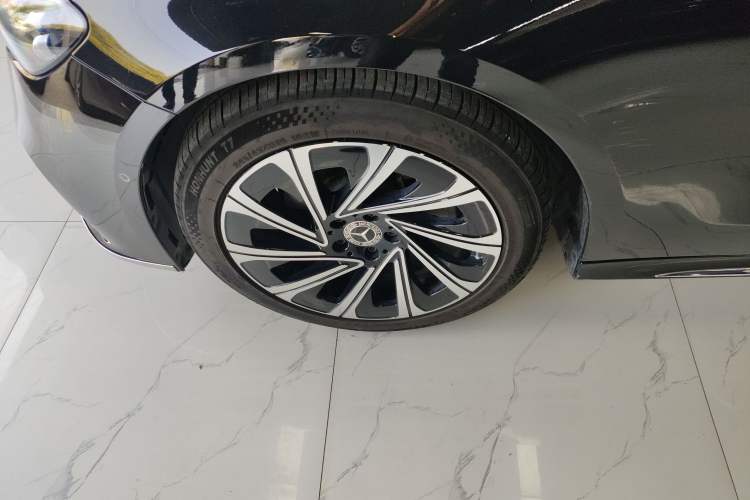 Used Mercedes-Benz E-Class 2025 E 260 L