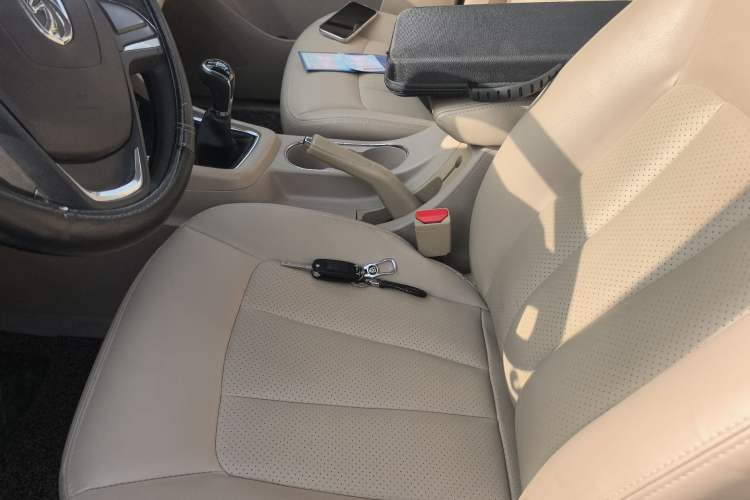 Used Baojun 730 2014 1.5L manual Comfort ESP version 7 seats