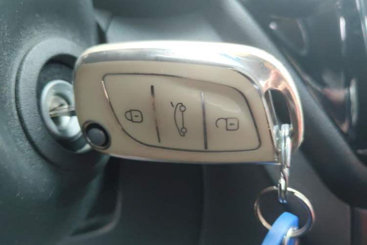 Used Kia K2 2015 Sedan 1.4L Automatic GLS