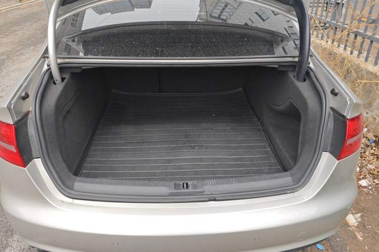 Used Audi A4L 2016 35 TFSI Collector's Edition Automatic Standard Model Trunk