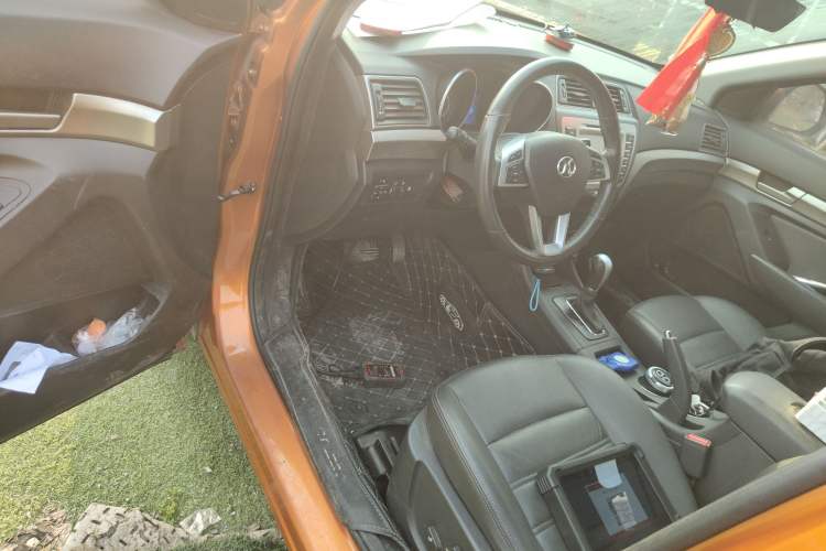 Used BAIC Senova X65 2015 2.0T Automatic Elite Model
