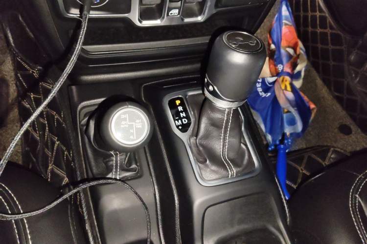 Used Jeep Wrangler 2018 2.0T Sahara Four-Door Edition
