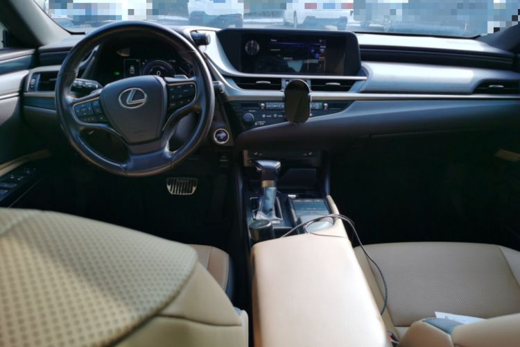 Used Lexus ES 2018 300h Premier Edition China VI Standard Interior 2