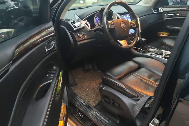 Used Cadillac SRX 2011 3.0L Flagship Edition
