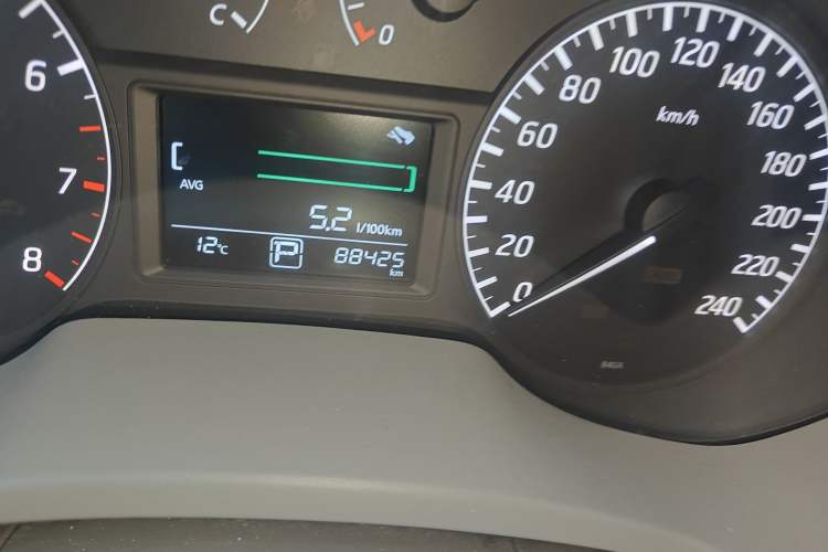 Used Nissan Sylphy 2012 1.6 XL CVT Luxury Edition Odometer Close Up