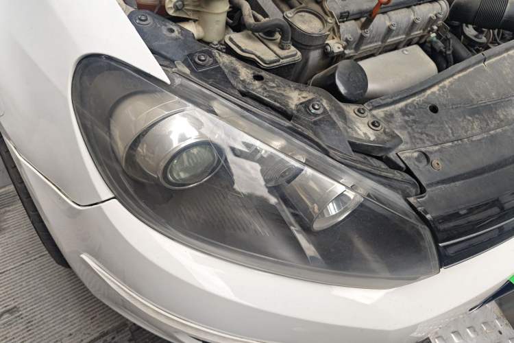 Used Volkswagen Golf 2012 1.6L Automatic Comfort Model Right Front Headlight