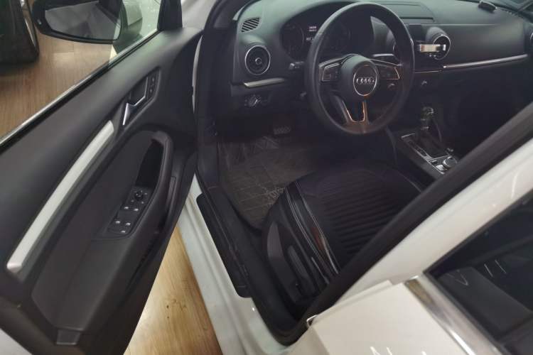 Used Audi A3 2020 Restyled Limousine 35 TFSI Ambition Version China VI Driver Seat