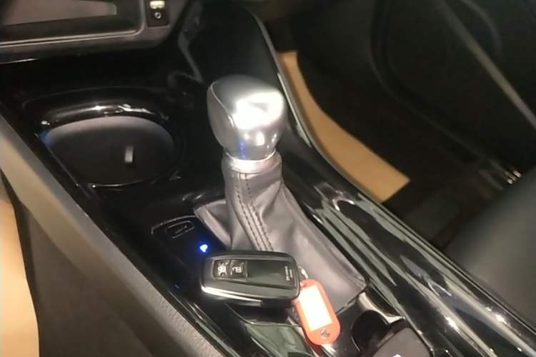 Used Toyota C-HR 2020 2.0L Leading Edition Gear Lever