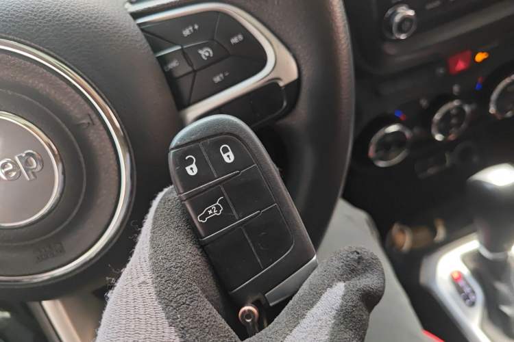 Used Jeep Renegade 2016 1.4T Automatic Jingneng Version+ Vehicle Key