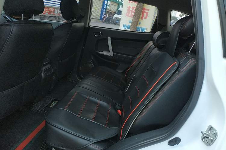 Used Geely Auto GX7 2015 Classic Edition 1.8L Manual Urban Model China IV
