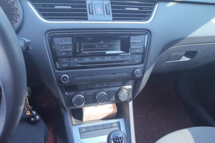 Used Skoda Octavia 2017 1.6L Manual Front-Wheel-Drive Version