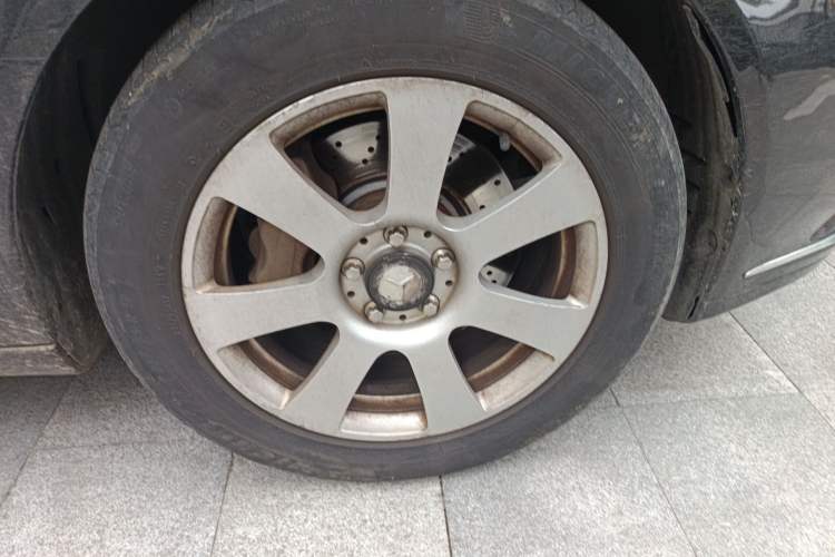 Used Mercedes-Benz S-Class 2012 S 300 L Business Standard Model Right Front Wheel Hub