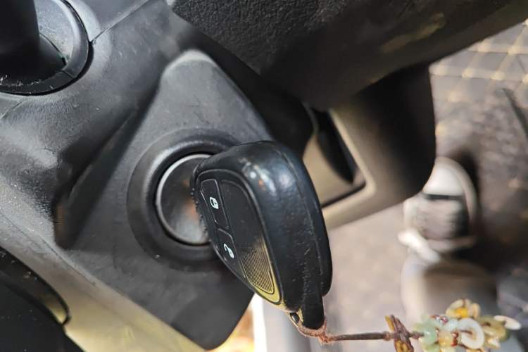 Used Jeep Compass 2013 2.4L four-wheel drive urban version Vehicle Key