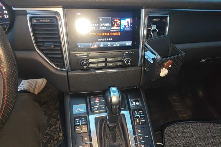 Used Porsche Macan 2017 Macan 2.0T Audio And AC Panel