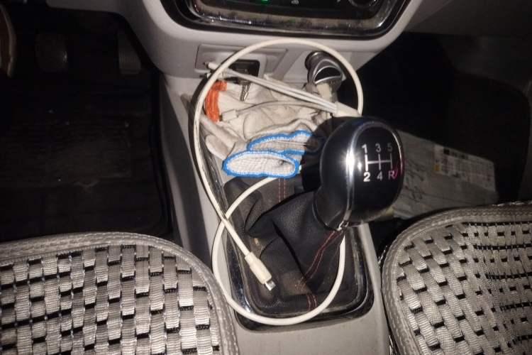 Used Jinbei Hiace X30 2023 1.5L Super-Comfortable Passenger Van 5/6/7-Seater Non-Air-Conditioned Version Model SWC15M
