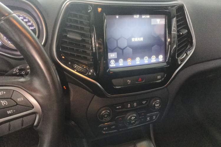 Used Jeep Cherokee 2020 2.0T Two-Wheel Drive Leading Edition