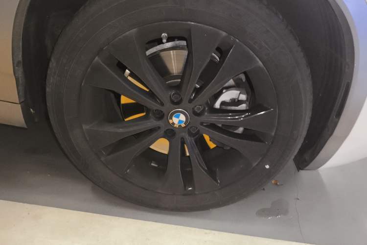 Used BMW X2 2023 sDrive25i M Sport Package Right Front Wheel Hub