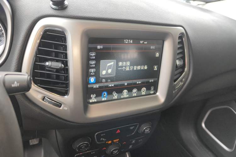 Used Jeep Compass 2017 200T Automatic Family Edition
