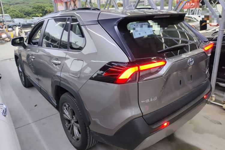 Used Toyota RAV4 2023 2.0L CVT Two-Wheel Drive Fashion Plus Edition
