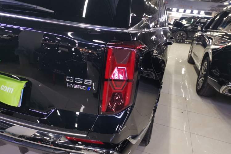 Used GAC Trumpchi GS8 2022 Dual-Engine Series 2.0TM Two-Wheel Drive Prestige Edition (7 Seats) Right Rear Taillight