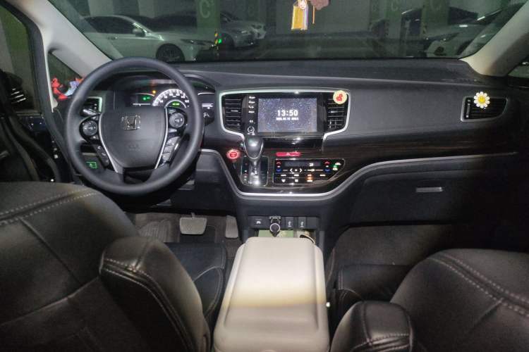 Used Honda Odyssey 2019 2.0L Rui·Smart Edition Center Console