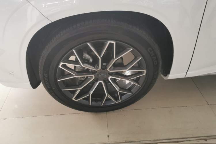 Used Oshan Z6 New Energy 2023 ZhiDian iDD 150KM Flagship PLUS Smart Parking Edition
