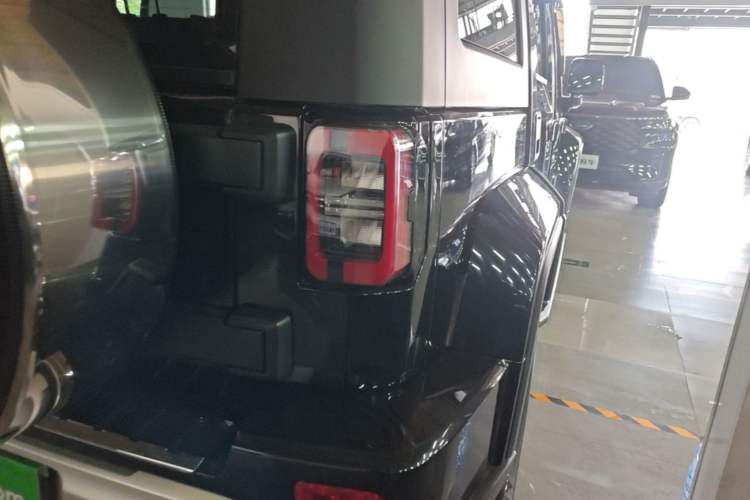 Used BAIC Off-Road BJ40 2023 2.0T Automatic Four-Wheel Drive Urban Hunter Edition Chivalrous Type Right Rear Taillight