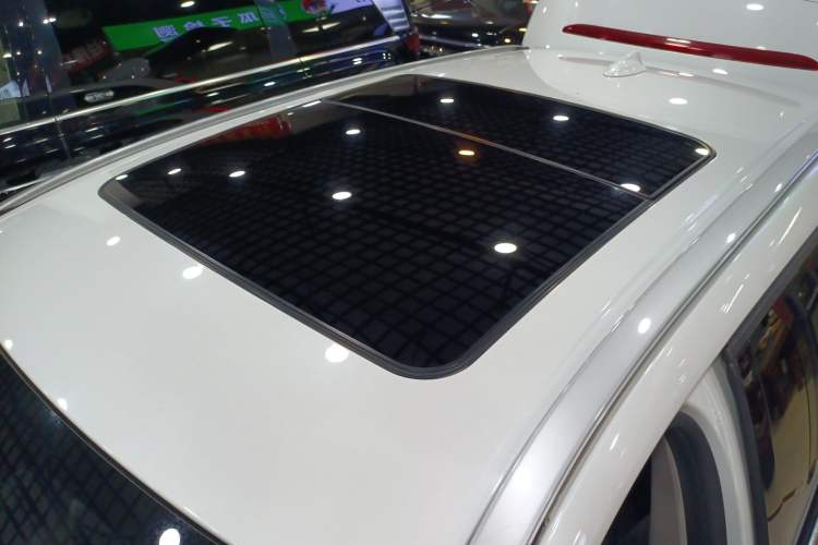 Used Volvo XC60 2016 T5 Smart Upgrade Model Roof