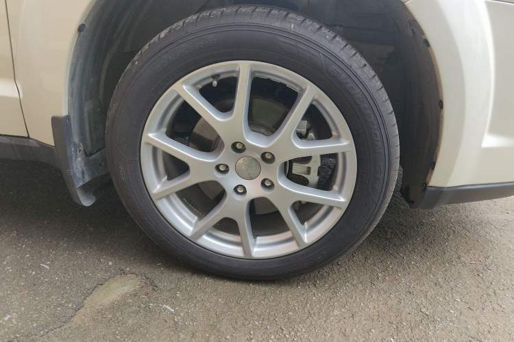 Used Dodge Journey 2013 2.4L Two-Wheel Drive Luxury Version