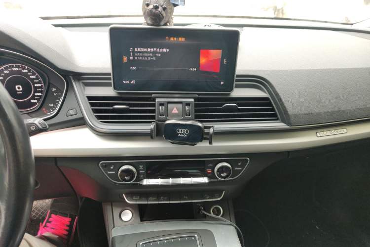 Used Audi Q5L 2018 40 TFSI Prestige Fashion Edition China V Audio And AC Panel