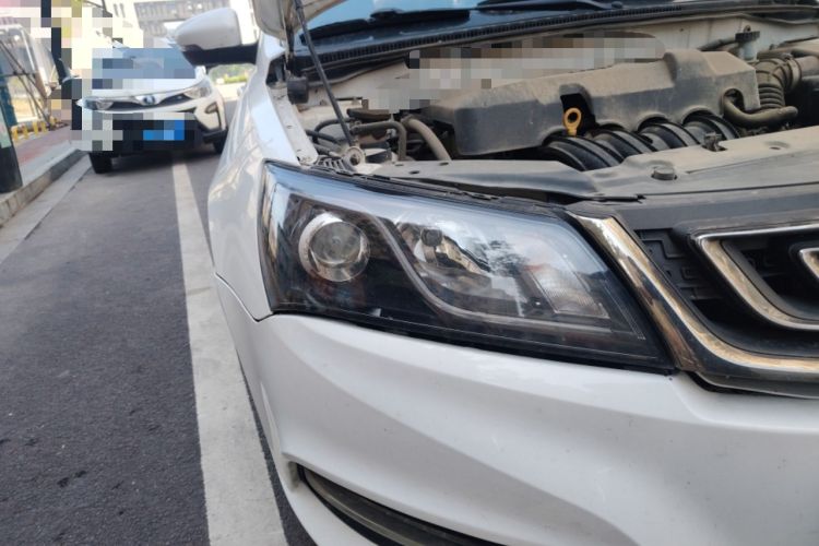 Used Geely Auto Emgrand 2017 Sedan Million Edition 1.5L Manual Upward Connect Version Right Front Headlight