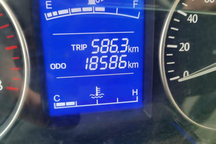 Used CHANGAN KUAYUE Xing V3 2023 1.5L Gasoline Standard Model 5-Seater Passenger Vehicle Odometer Close Up