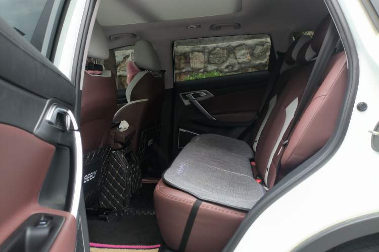 Used Geely Auto Emgrand X7 Sport 2022 1.8TD DCT Zhiya Trim