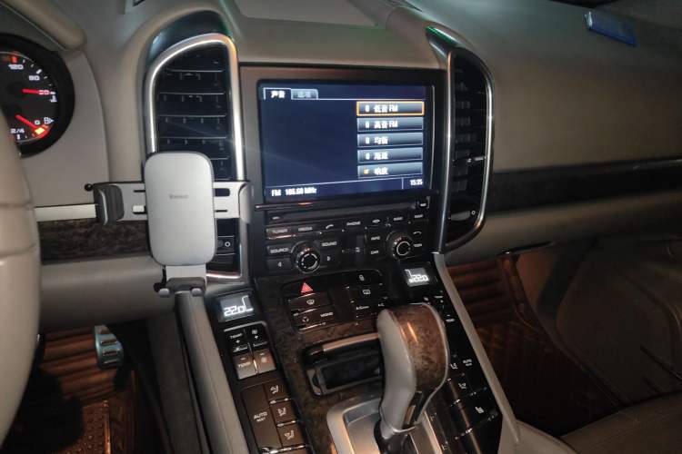 Used Porsche Cayenne 2011 Cayenne 3.0T Audio And AC Panel