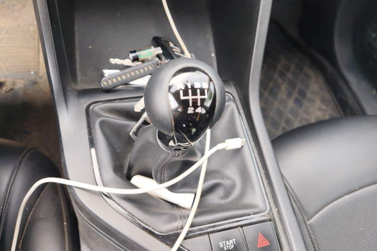 Used Roewe i5 2023 1.5L Manual Excellence Edition Gear Lever