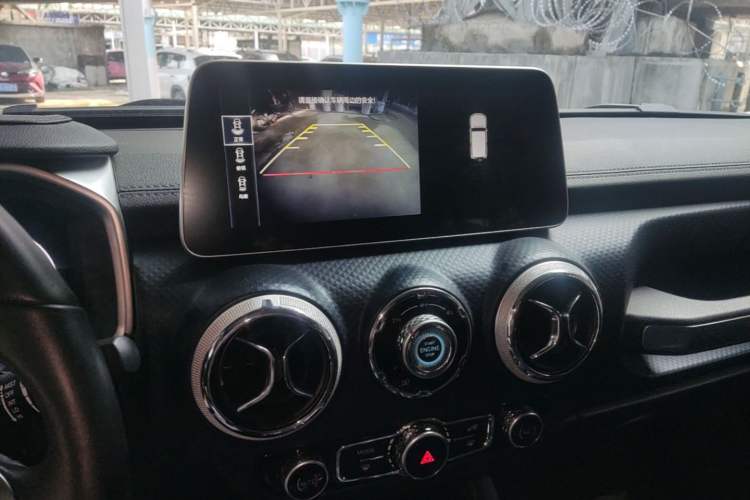 Used BAIC Off-Road BJ40 2021 2.0D Automatic Four-Wheel Drive Blade Hero Edition Adventurer Type Audio And AC Panel