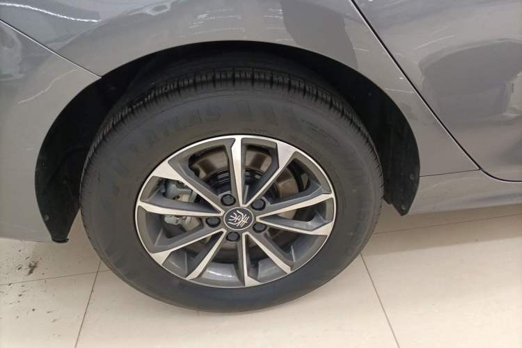 Used BYD Qin PLUS 2024 HONOR Edition DM-i 55KM Leading Model Exterior 2