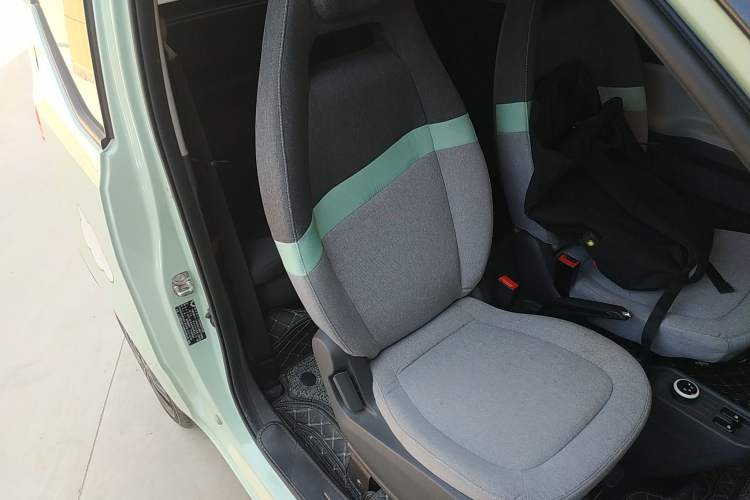 Used Wuling Hongguang MINIEV 2022 Macaron Premium Model – Lithium Iron Phosphate Right Front Seat