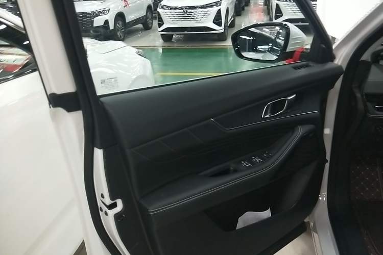 Used Changan UNI-K iDD 2024 Chuzhi iDD 1.5T 135km Smart & Fun Model